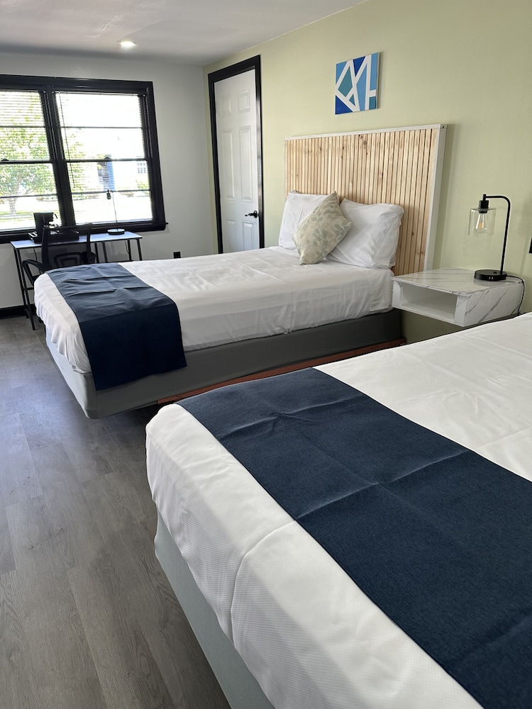 Harborside Suites - photo 10