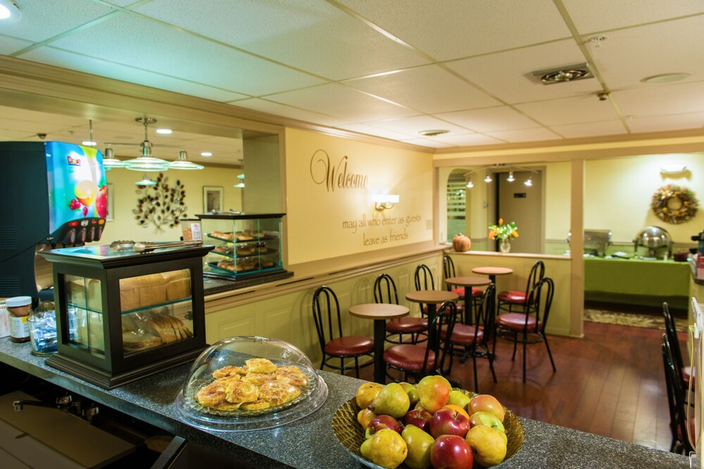 University Inn Academic Suites - photo 17