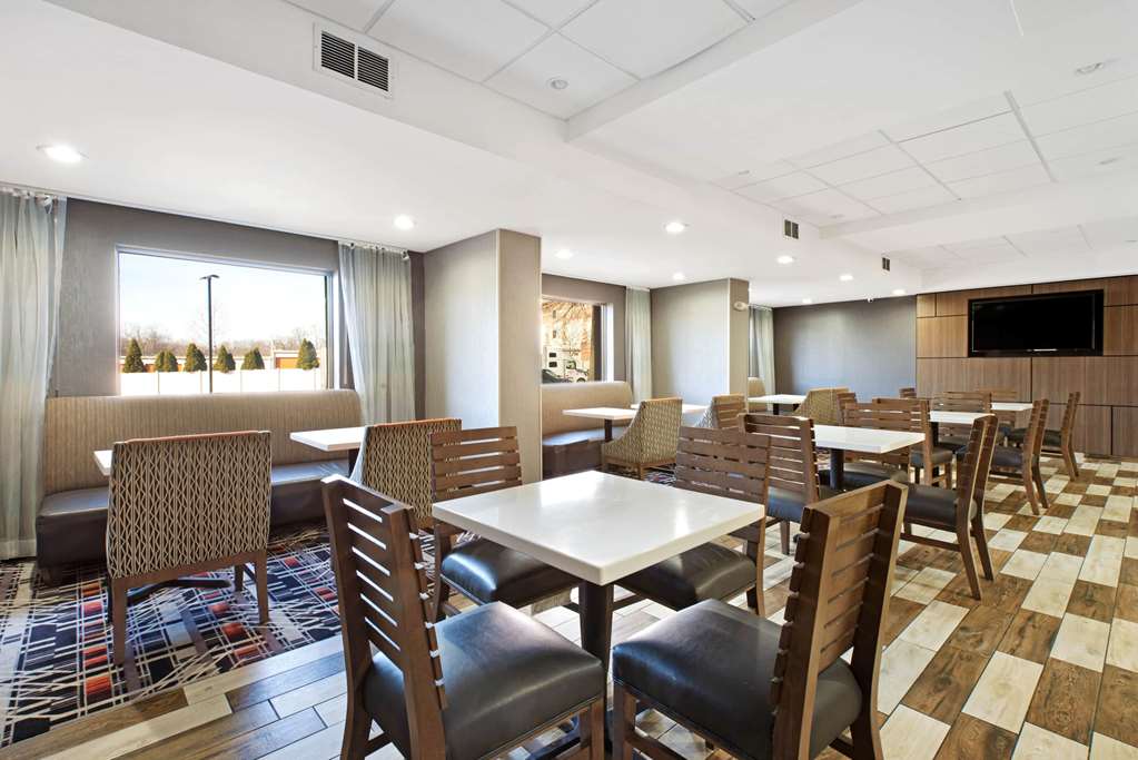 La Quinta Inn & Suites by Wyndham DC Metro Capital Beltway - photo 83