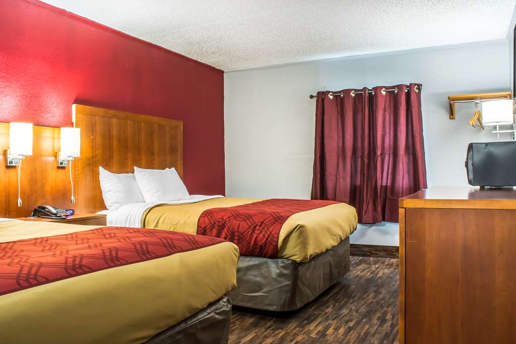 Econo Lodge Brockport - photo 13