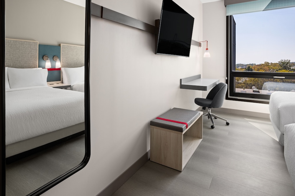 avid hotel Brooklyn Dyker Heights by IHG - photo 9