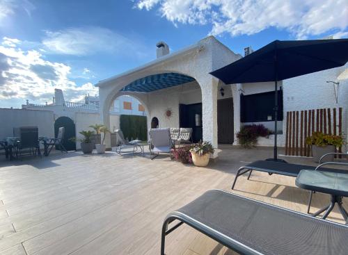 Bungalow in Dehesa de Campoamor 900 meters from the beach — 4-Star Luxury Hotel in Orihuela, Spain