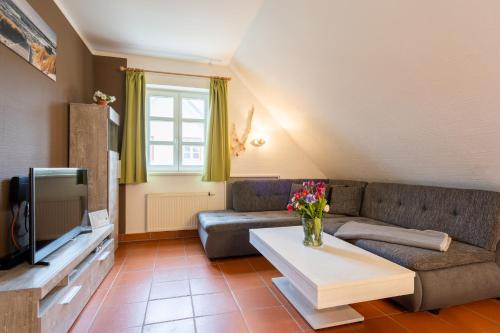 Feriendorf Rugana Komfortplus Ferienwohnung mit 1 Schlafzimmer B36 — 4-Star Luxury Hotel in Dranske, Germany