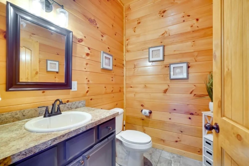 Sensational Views 4 Bedroom Cabin by Heavenly Views Resort - photo 23