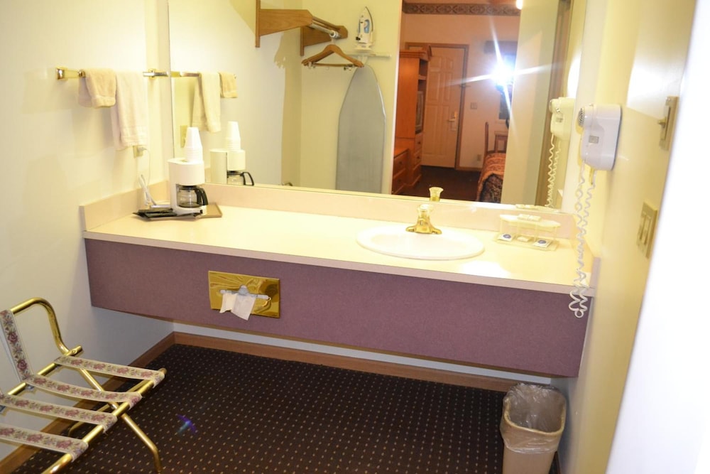 Countryside Suites - photo 32