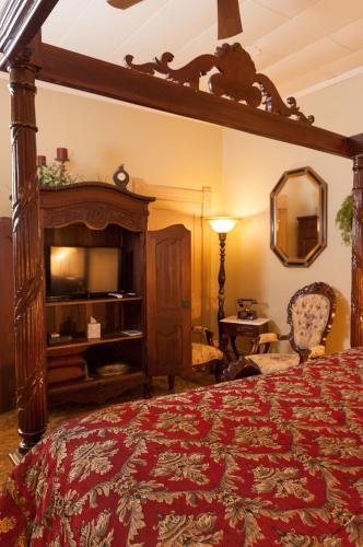 The Historic Wolf Hotel - photo 12