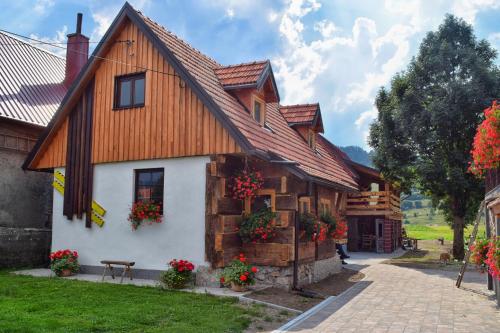 Holiday house with a parking space Mrkopalj Gorski kotar 18429 — 4-Star Luxury Hotel in Mrkopalj, Croatia