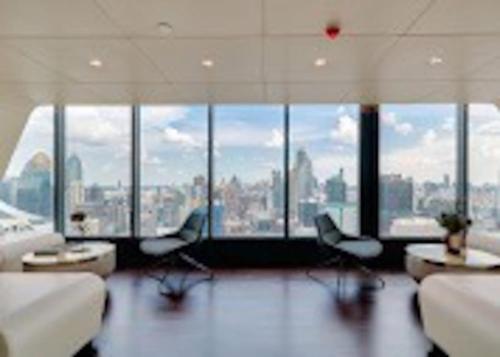 Luxury Skyview 1BR Ultra Fast WiFi Chit Lom
