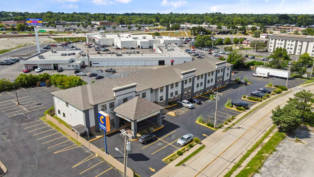 Comfort Inn & Suites Hazelwood St. Louis - photo 3