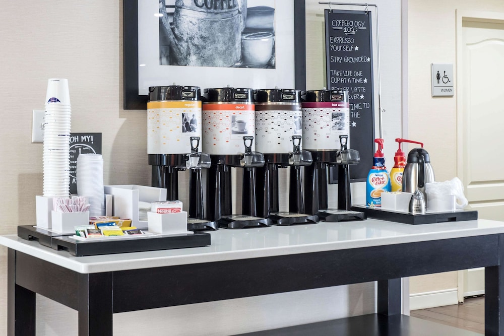 Hampton Inn Douglas - photo 5