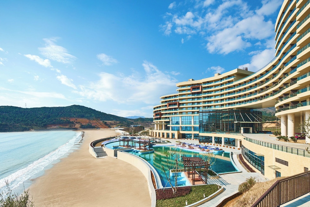 Crowne Plaza Ningbo Xiangshan Sea View by IHG in Ningbo, People's Republic of China