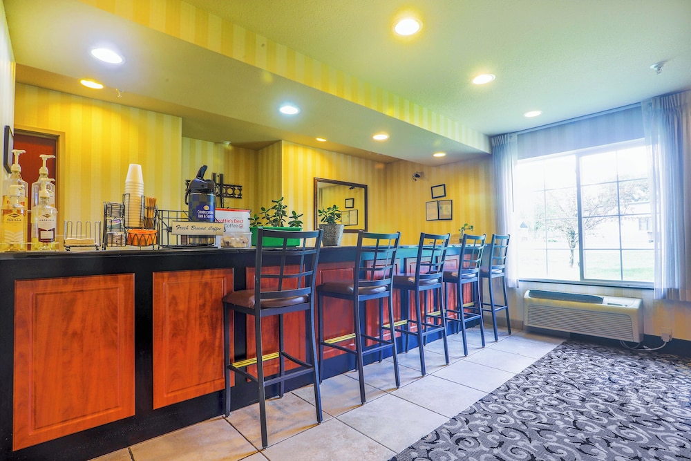Evansville Inn & Suites By OYO - photo 39