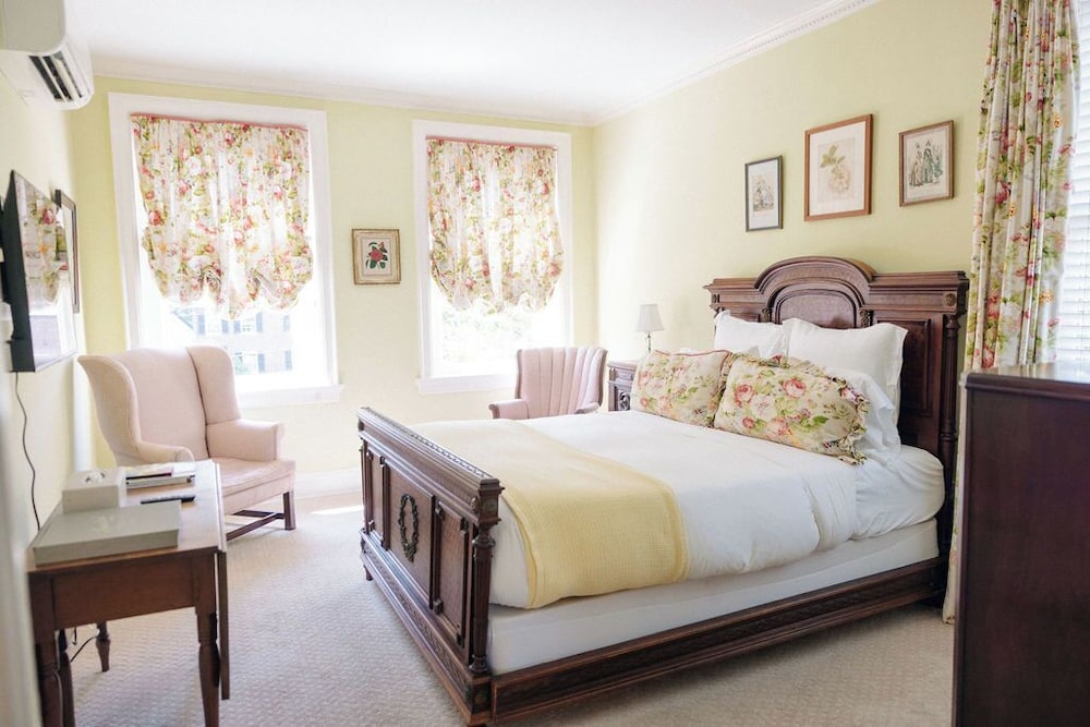 Kenmore Inn - photo 17