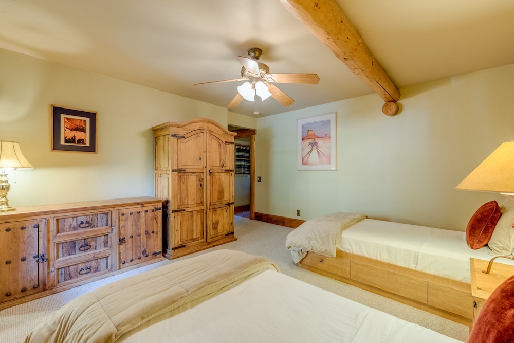 Chipeta Lodge - photo 3