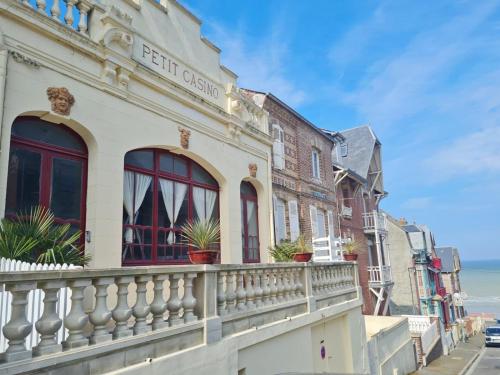 Le Petit Casino Insolite Et Vue Mer in Ault, France