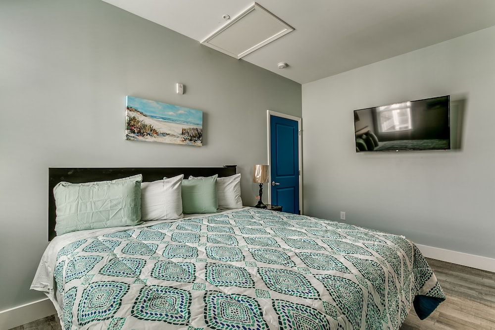 Together Resorts Cherry Grove Resort at 5401 A N Ocean Blvd - photo 12