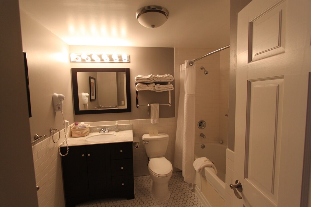 Lodging at the Gaffer Inn - photo 17