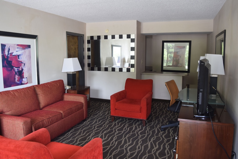 Landmark Inn Hartsville - photo 18