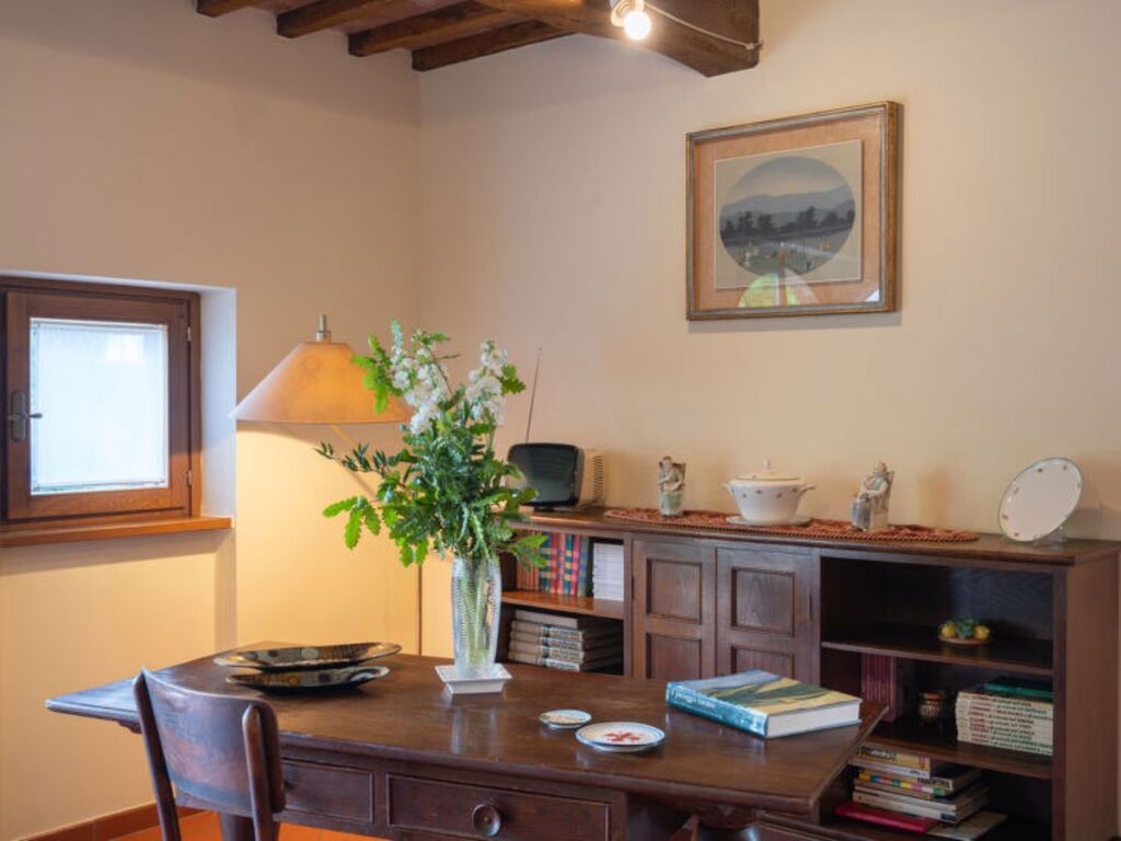 Casale Il Giglio — 4-Star Luxury Hotel in Civitella In Val Di Chiana, Italy