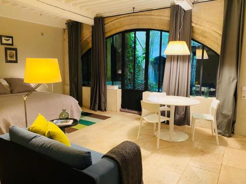 Le Studio de l'Atelier d'artiste — 4-Star Luxury Hotel in Avignon, France