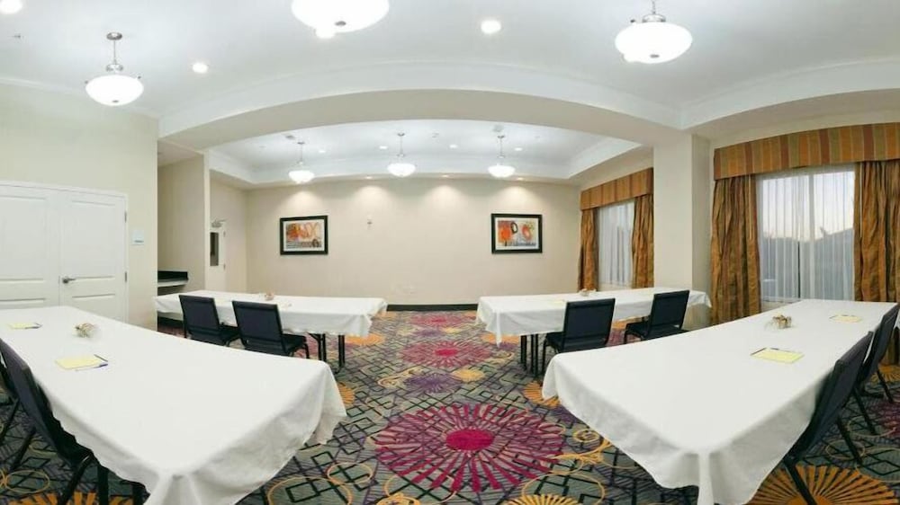 Holiday Inn Express Hotel & Suites Clute Lake Jackson by IHG - photo 49
