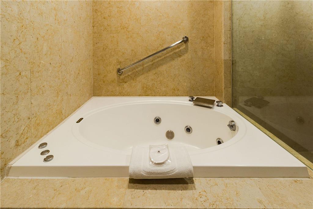 Master Suite Jacuzzi