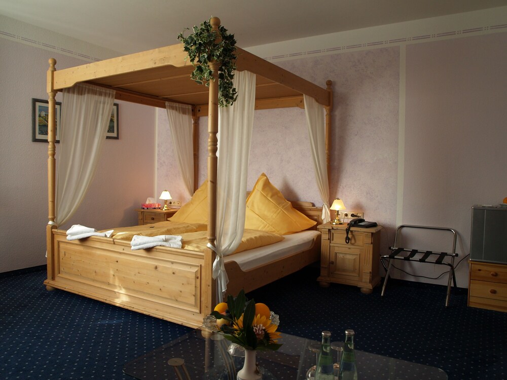 Landhaus Effeld — 4-Star Luxury Hotel in Wassenberg, Germany