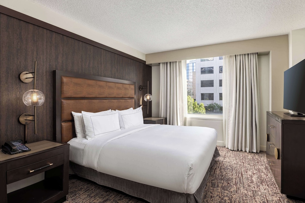 DoubleTree Suites by Hilton Austin Downtown Capitol - photo 6