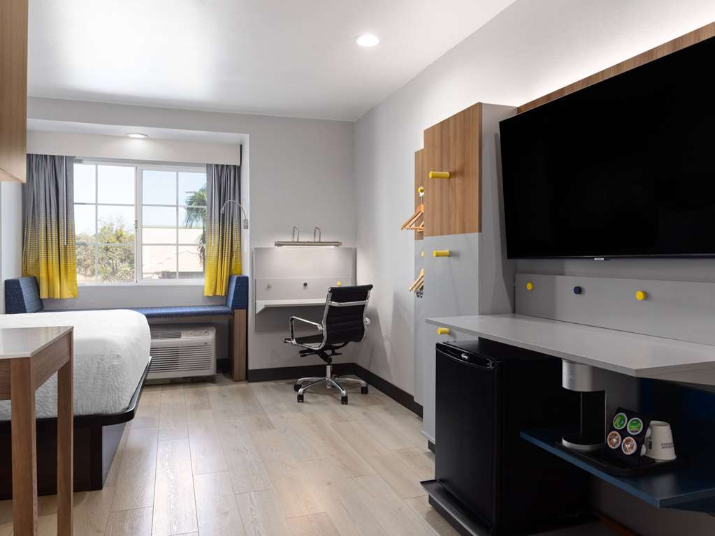 Microtel Inn & Suites by Wyndham Tracy - photo 39