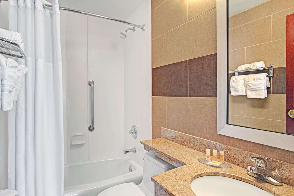 Days Inn by Wyndham Brooklyn - photo 8