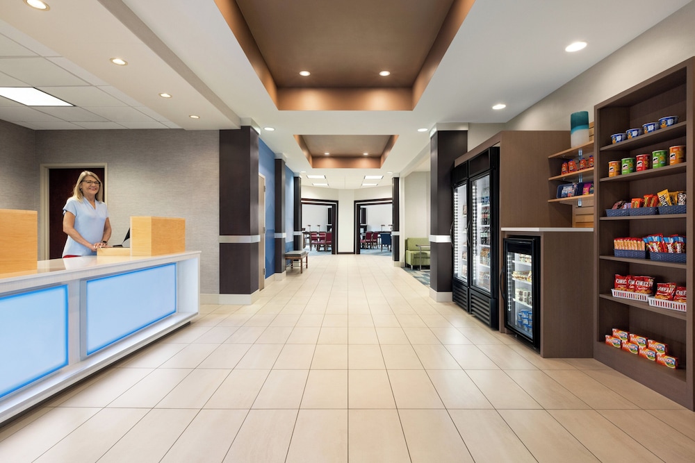 Holiday Inn Express & Suites Akron Regional Airport Area - photo 63