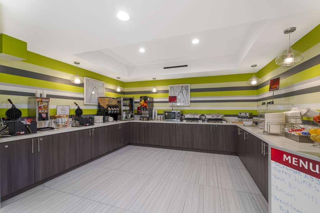 Best Western Plus Gardena Inn & Suites - photo 10