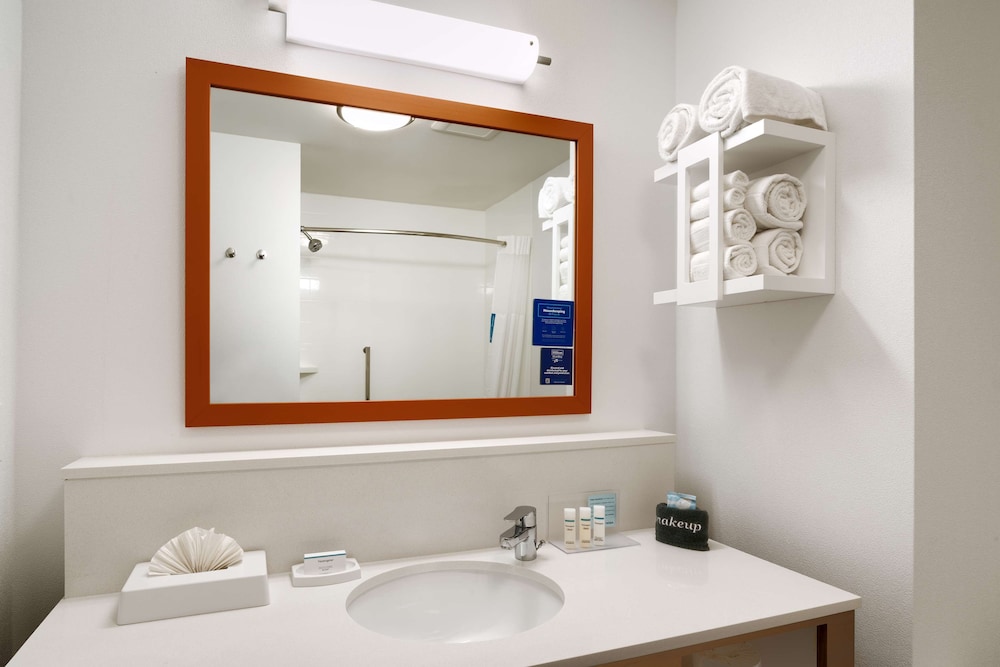 Hampton Inn & Suites By Hilton Spanish Fork Provo - photo 14