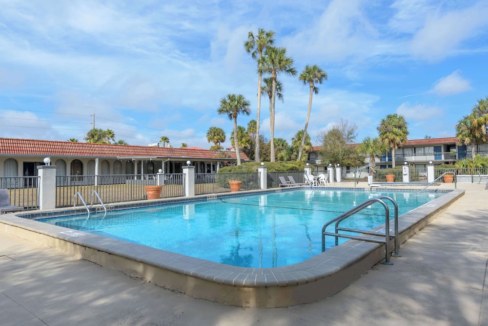 Motel 6 Spring Hill FL Weeki Wachee - photo 22