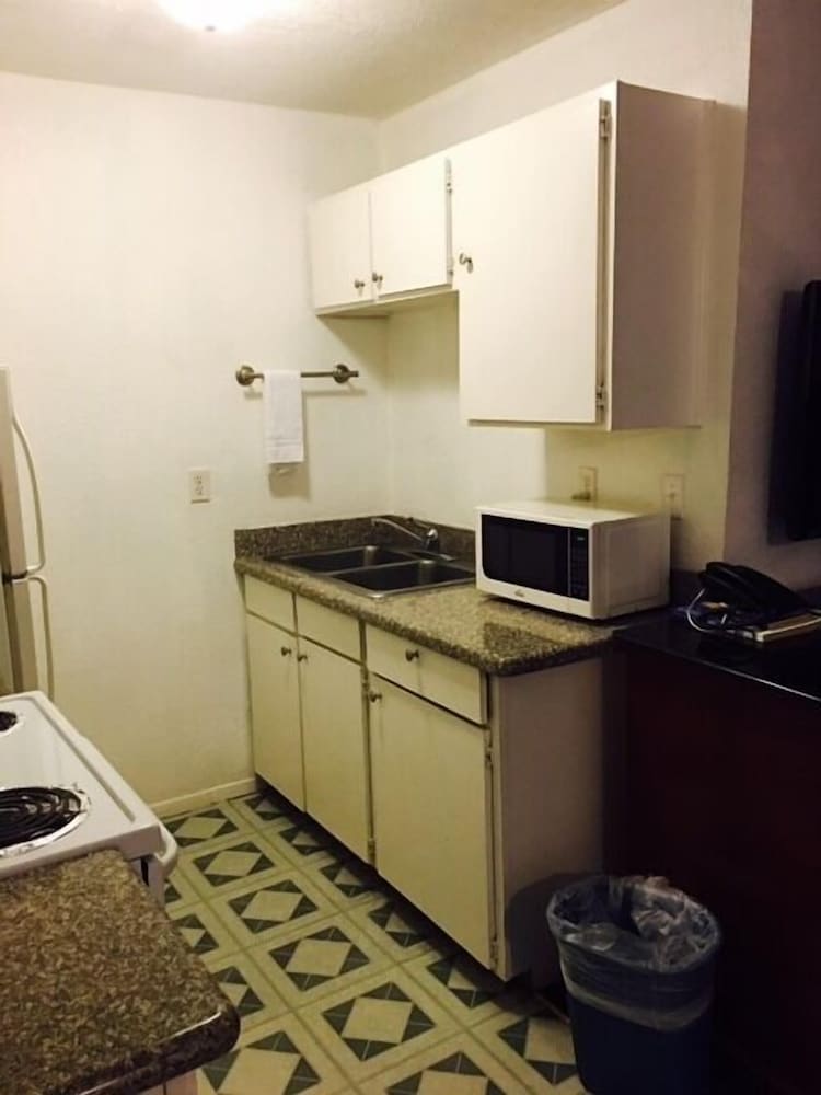 Ranch House Inn and Suites - photo 15