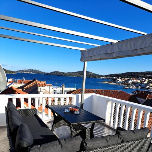 Kuća Get in Tisno, Croatia