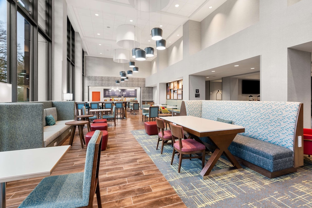 Hampton Inn & Suites Portland Tigard - photo 23