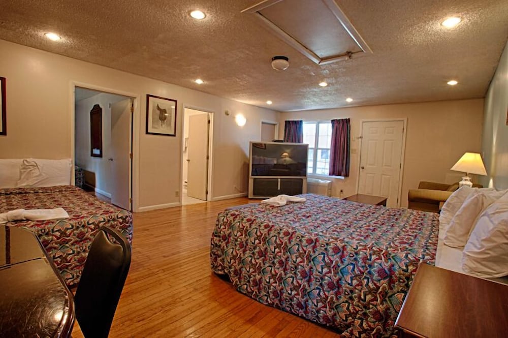 Economy Motel Inn & Suites - photo 9