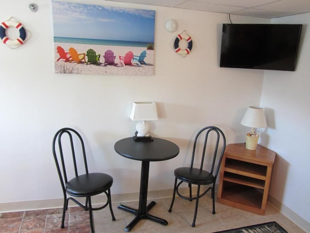 Green Dolphin Motel - photo 69