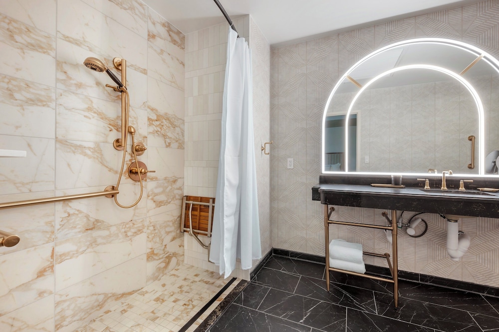 Omni Severin Hotel - photo 62