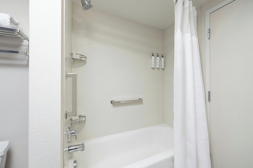 Fairfield Inn & Suites by Marriott Buffalo Airport - photo 19