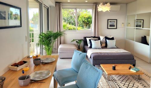 Studio Climatise Vue Imprenable Wifi in Vence, France