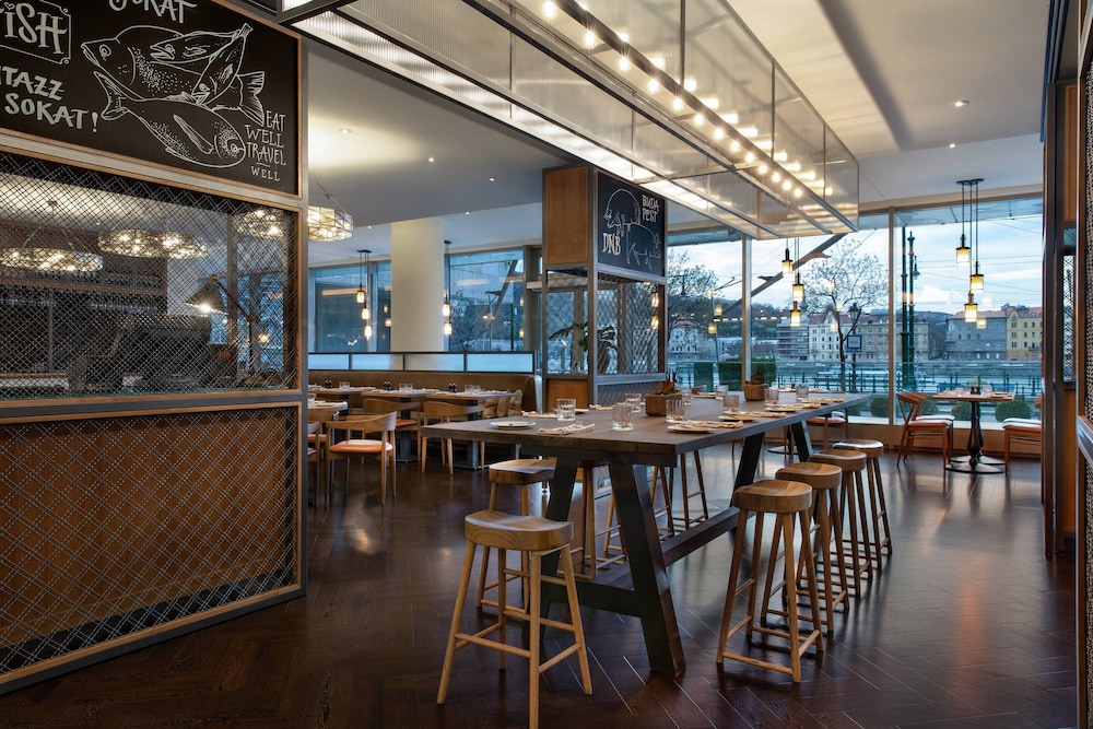 מזון ומשקאות