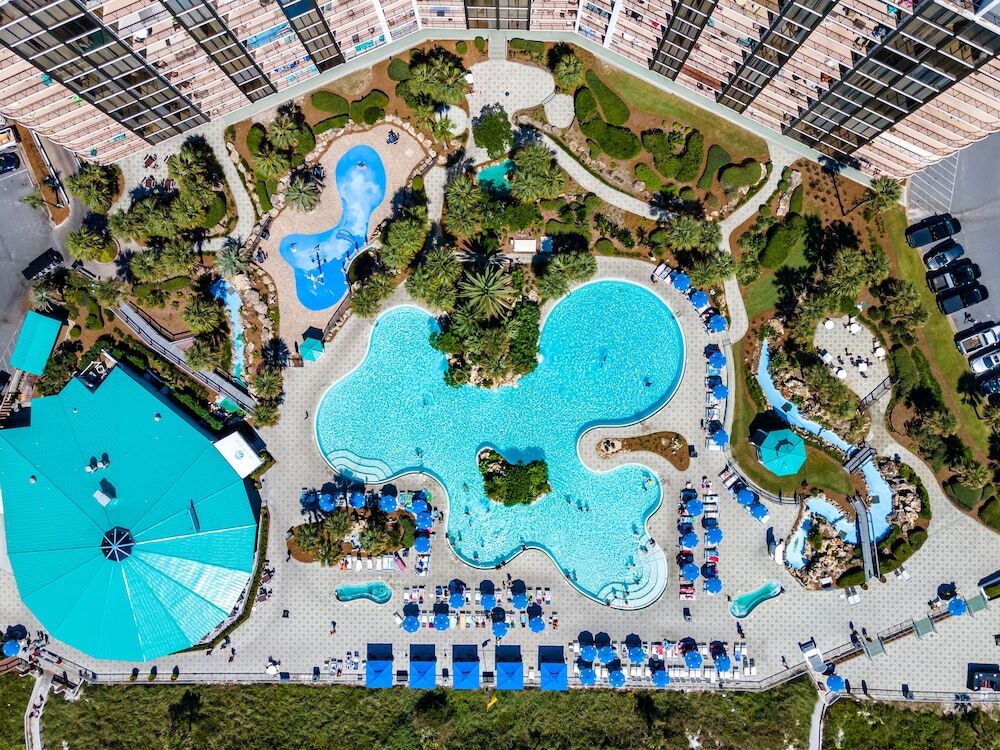 Edgewater Resort by Book That Condo - photo 6