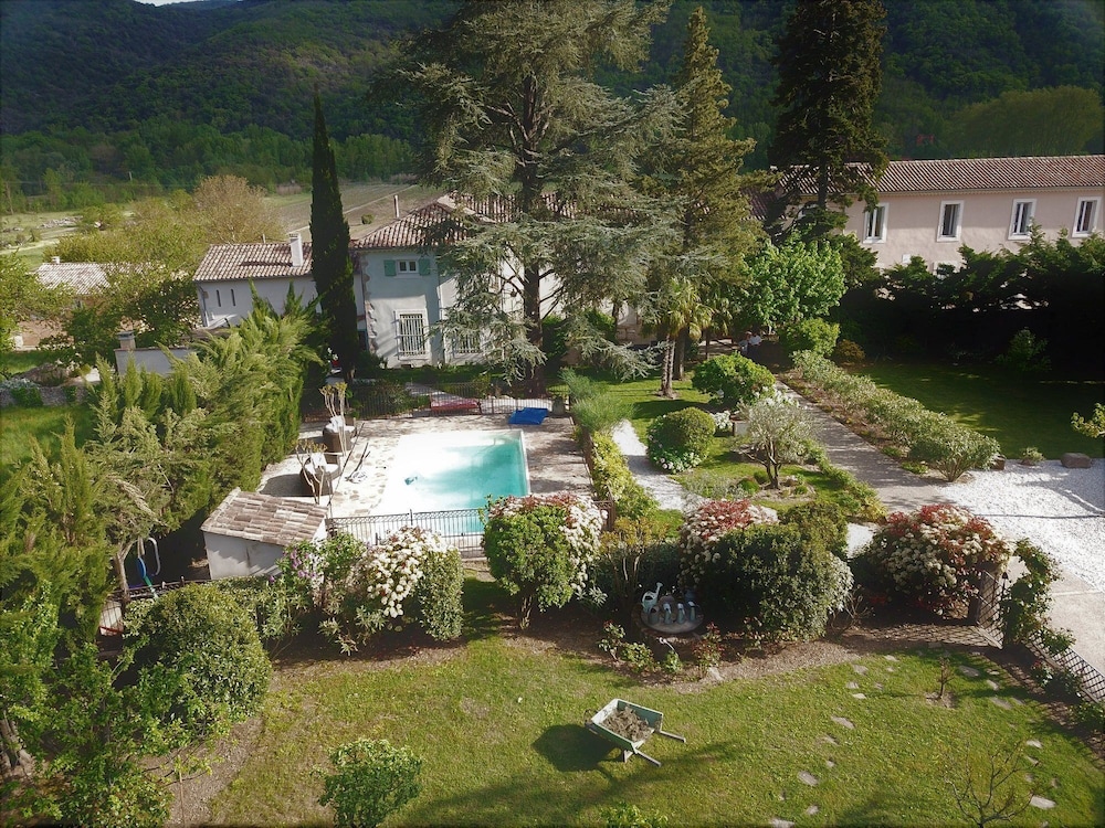 Maison Bersane — 4-Star Luxury Hotel in Le Poujol-Sur-Orb, France