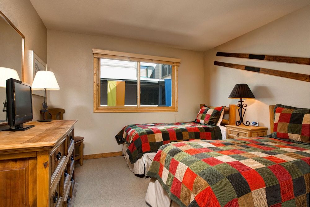 Ski In Condo in Snow Flower Resort by RedAwning - photo 19