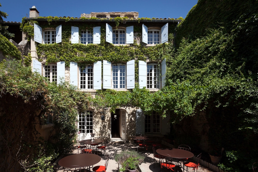 Hôtel De l’Atelier in Villeneuve-Les-Avignon, France