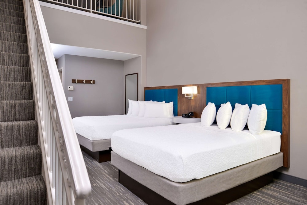 Hampton Inn & Suites Boise Spectrum - photo 27