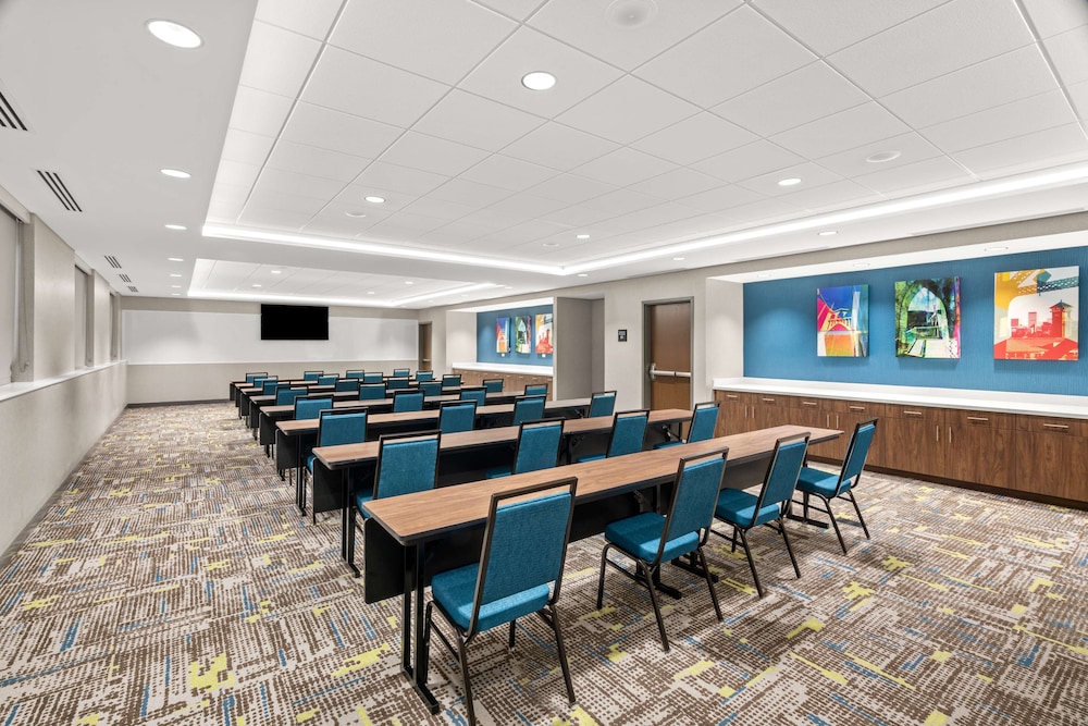 Hampton Inn & Suites Portland Tigard - photo 28