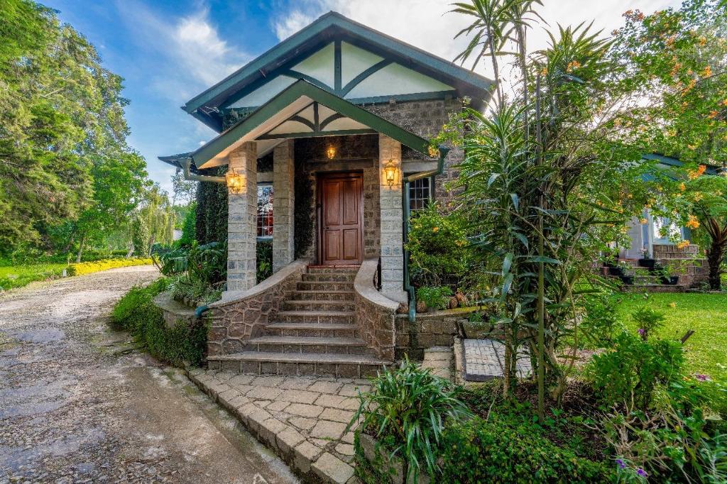 Bluechip Leisure Summerhill Bungalow — 5-Star Luxury Hotel in Nuwara Eliya, Sri Lanka